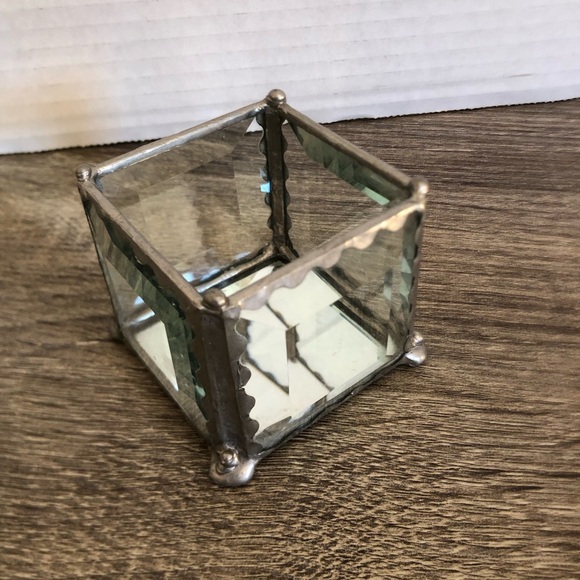Vtg Beveled Glass Box with Mirrored Bottom - Picture 5 of 9